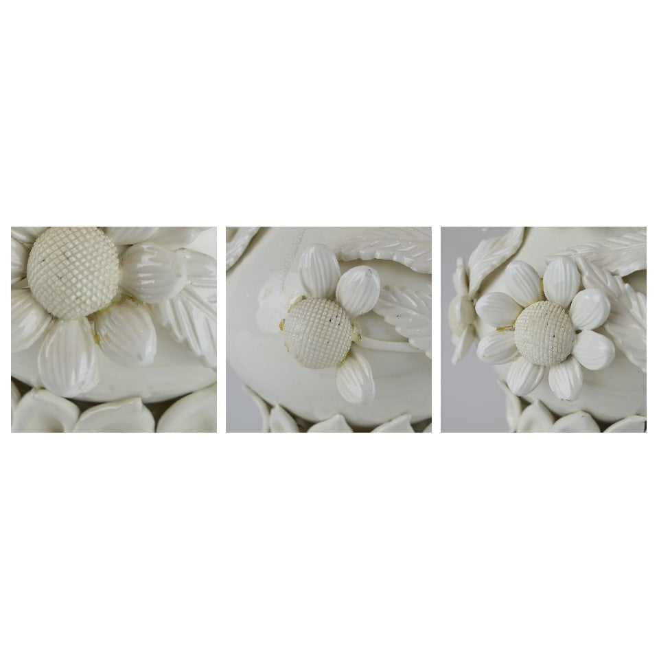 Munro and Kerr Casa Pupo large white lamp with daisy and leaf ceramic details on a gilt base